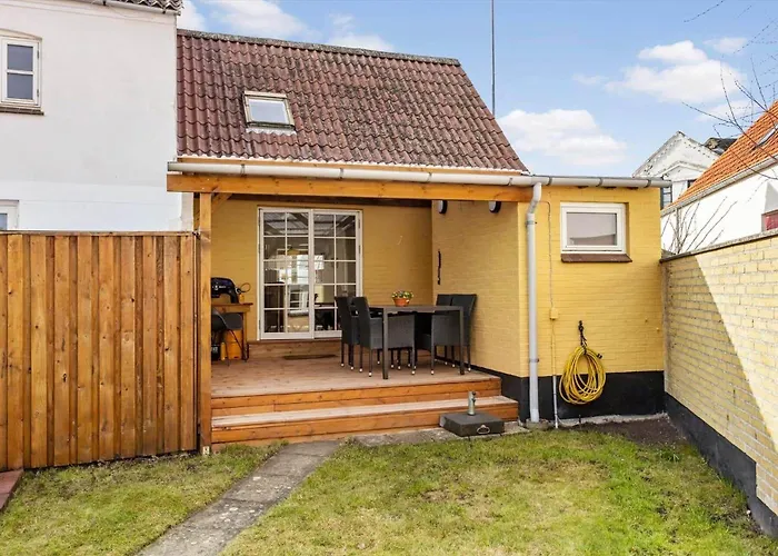Nyaraló Ae324-marstal-kirkestraede-31 *